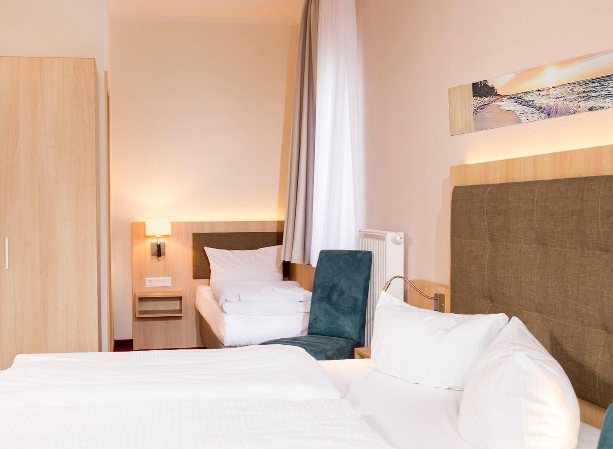 Garni Eden Hotels ゼーバート・ヘリングスドルフ エクステリア 写真