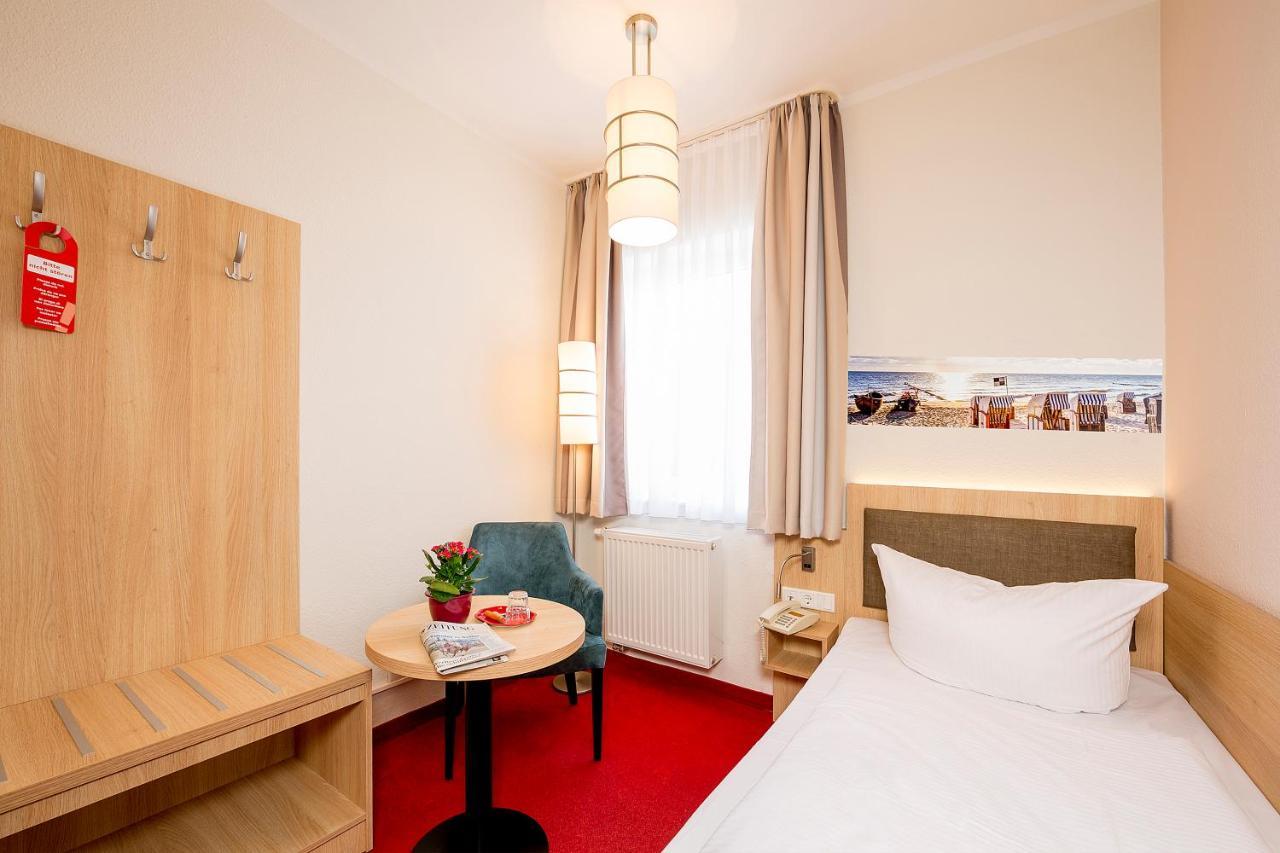 Garni Eden Hotels ゼーバート・ヘリングスドルフ エクステリア 写真